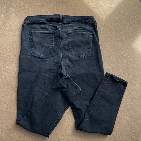Old Navy black stretch jeans/jeggings - Picture 3 of 4